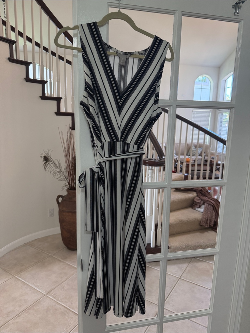H&M Size L Striped V-Neck Sleeveless Midi Dress in Black and White
